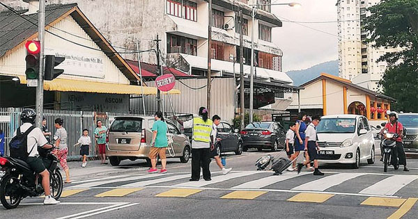 学生津贴行政拨款逐一取消 校园治安恐亮红灯！