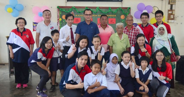 新廊华小即将迁校．巫裔毕业生唱最后骊歌