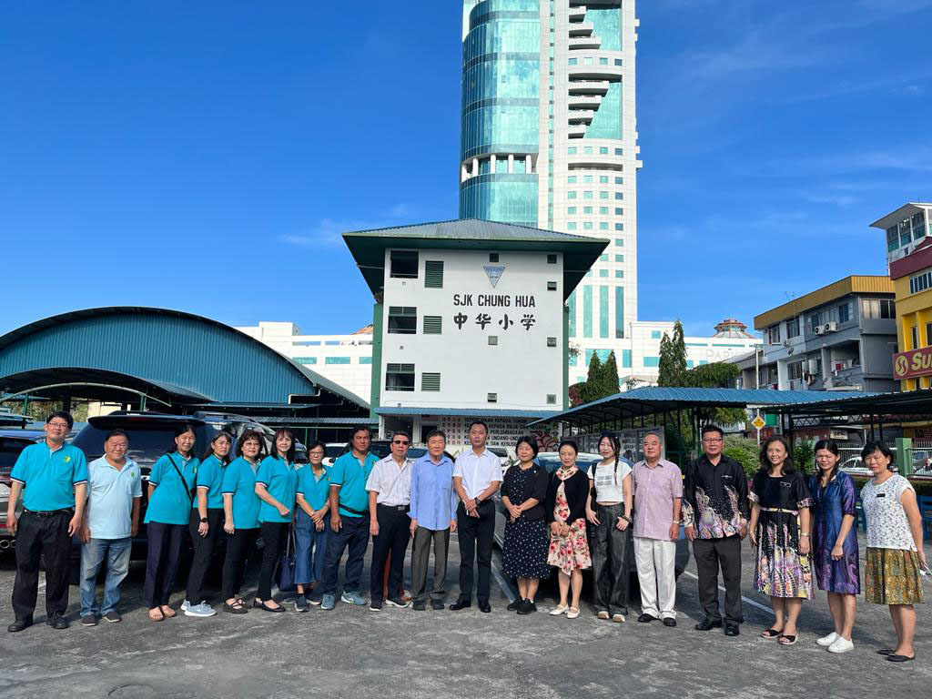 参观诗巫中华小学