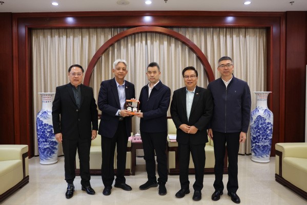 马来西亚华校教师会总会到访泉州师范学院 